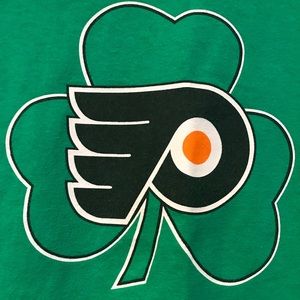 Philadelphia Flyers XL green logo shamrock shirt